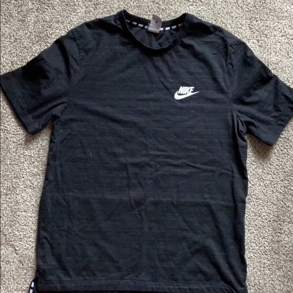 Men’s black nike shirt size large
